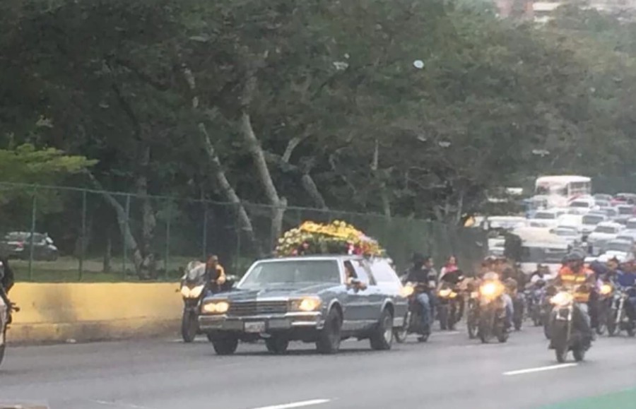 despiden a policía que se opuso a Maduro