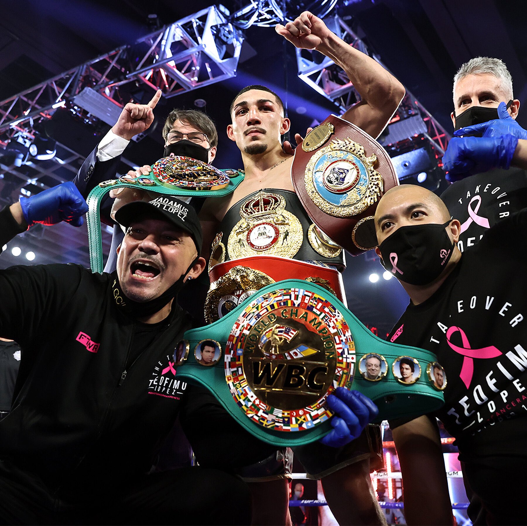 Teófimo López campeón de peso superligero de la OMB en el Madison