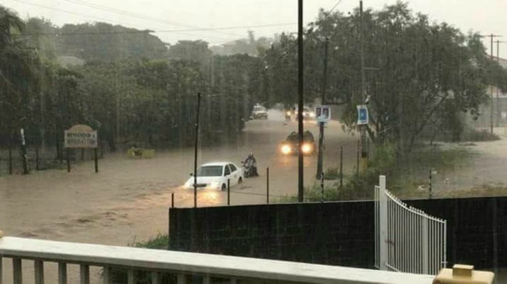fuertes lluvias en Roatán