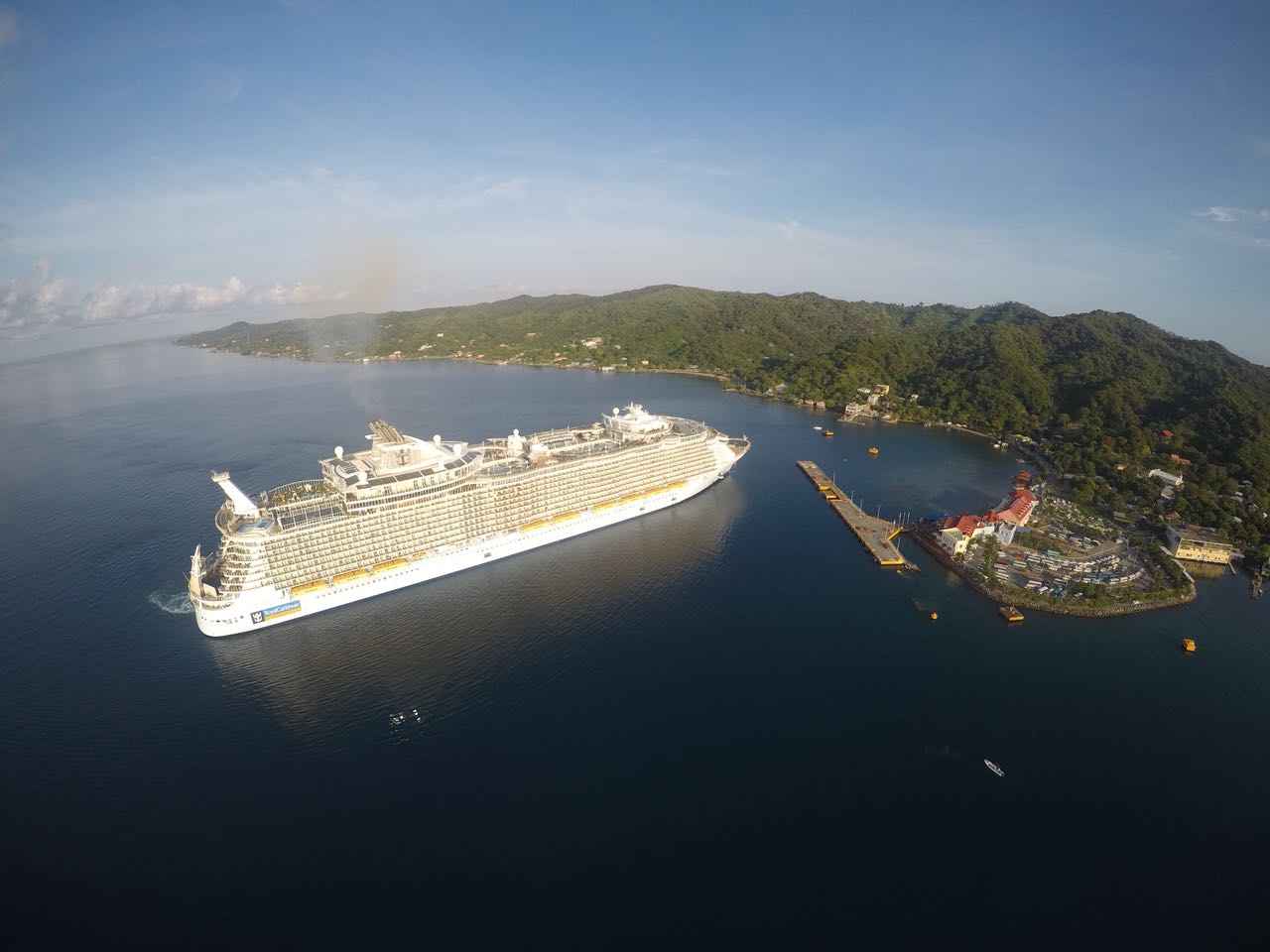 Llega Roatán el cruceros