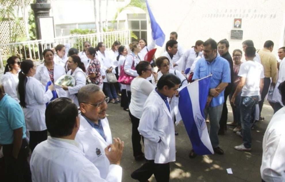 médicos despedidos en Nicaragua