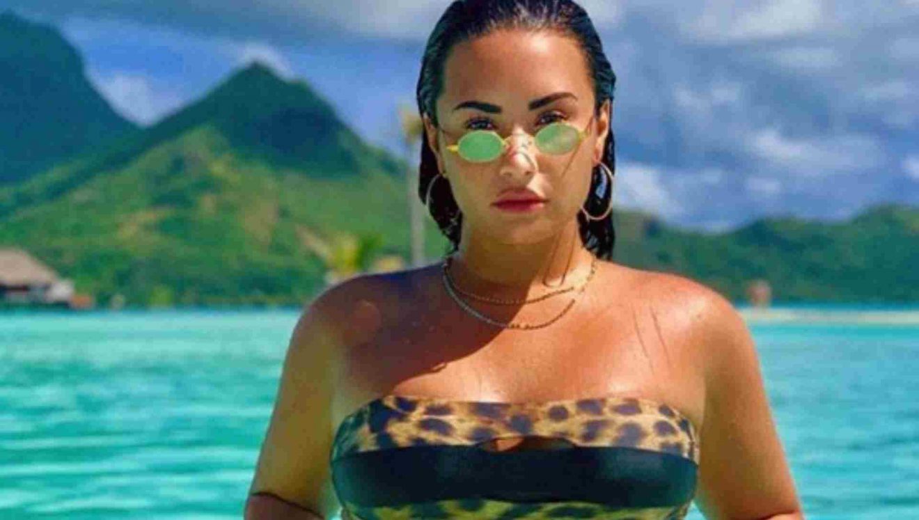 Demi Lovato Enloquece Con Foto En Traje De Baño Sin Photoshop