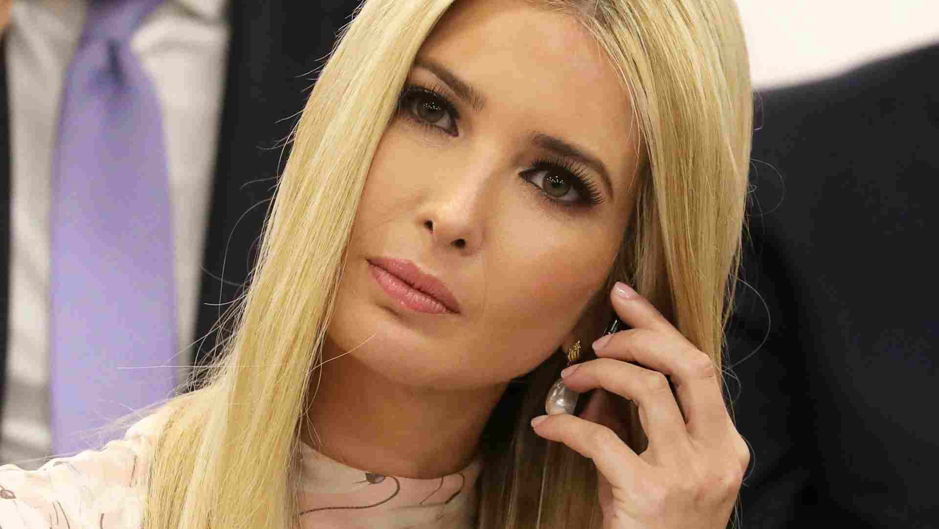 ivanka trump kim kardashian no brassier