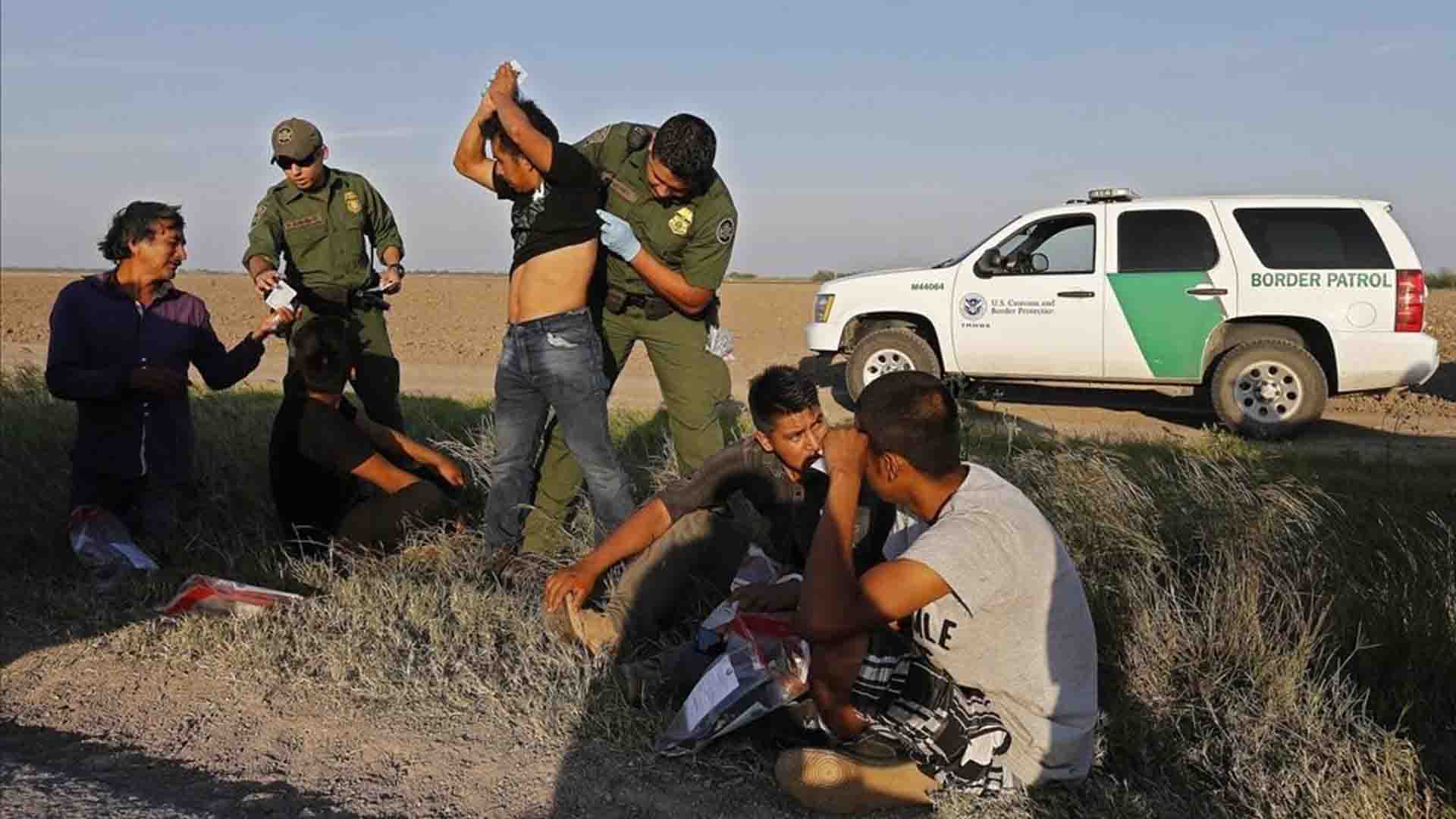 casi un millón indocumentados