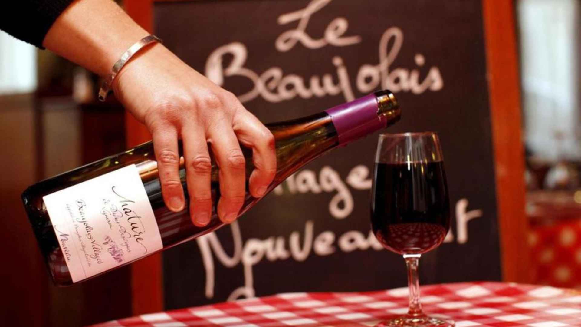 tradicional catación vinos Beaujolais Nouveau