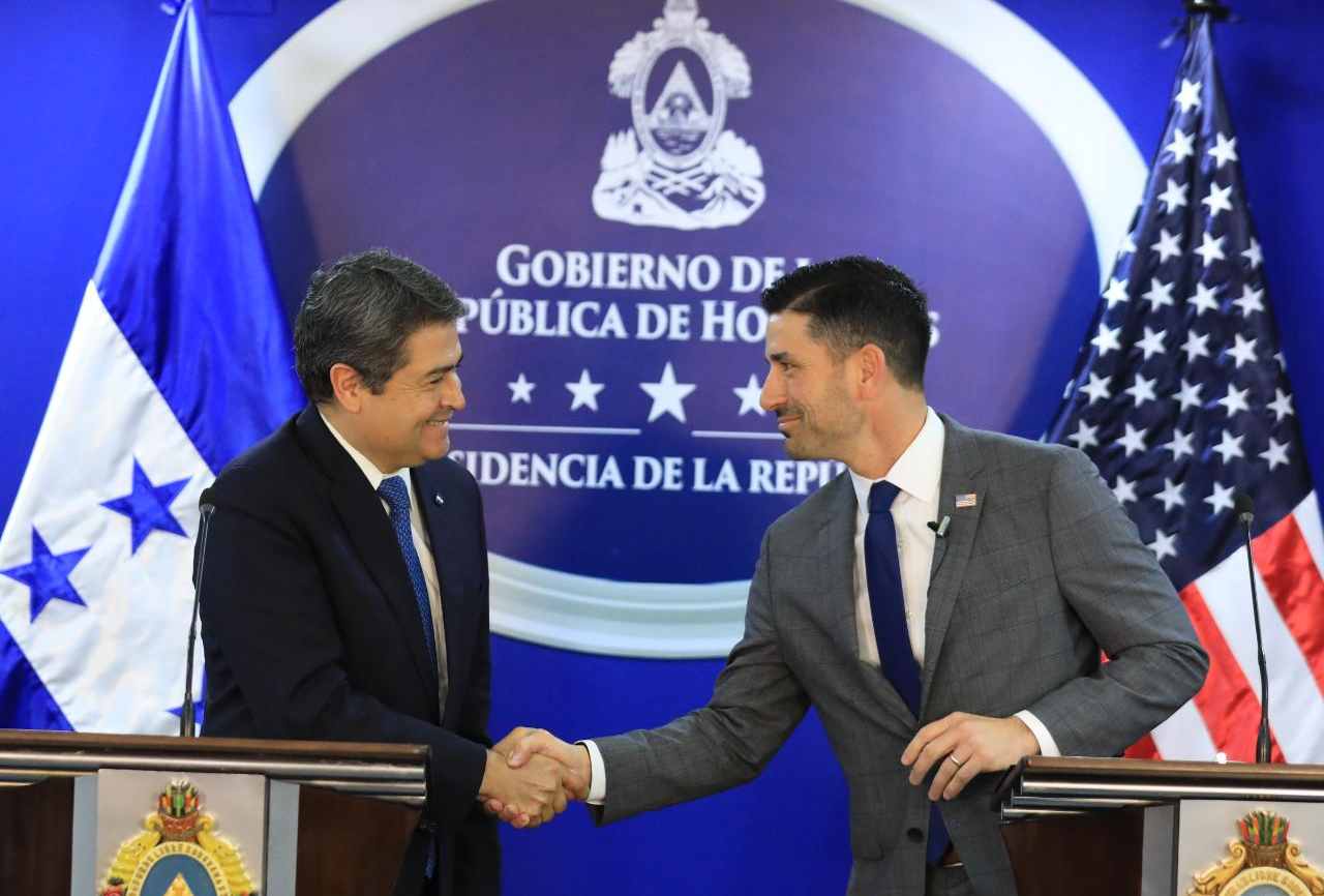 sECRETARIO DE SEGURIDAD