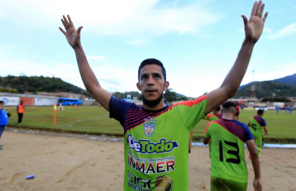 JR Mejía