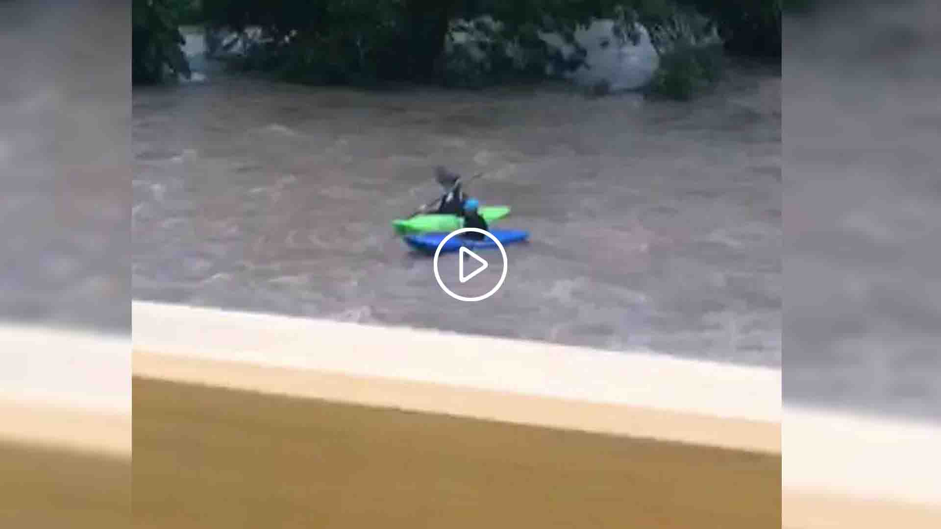 dos hondureños Kayaking