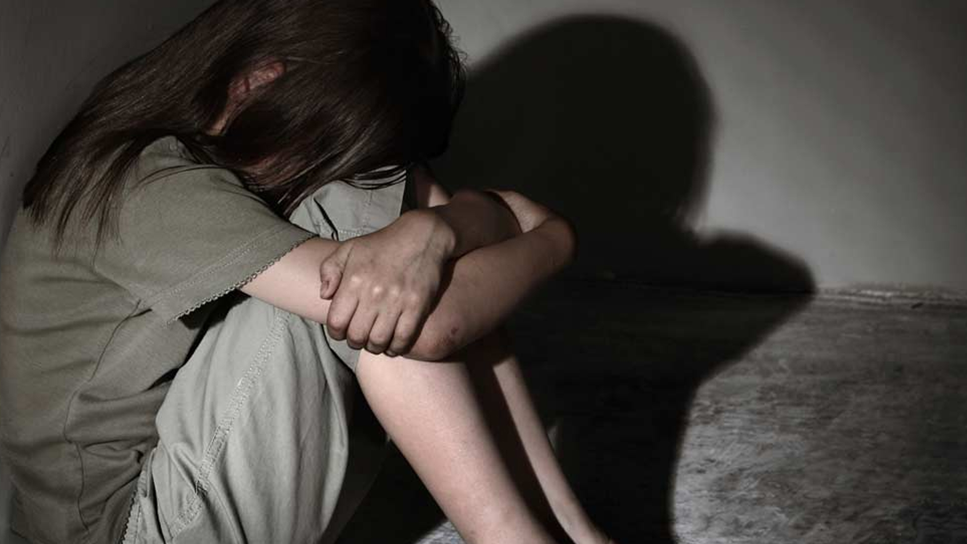 madre vende hija por pollos