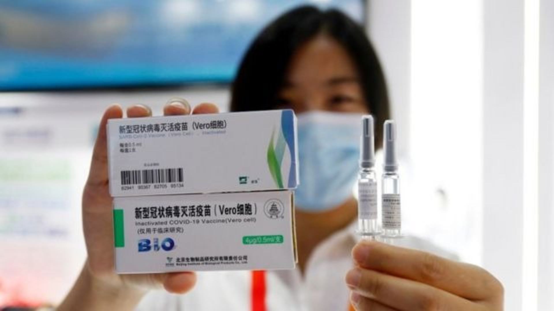 Mujer voluntaria de la vacuna china contra la covid-19 muere de neumonía