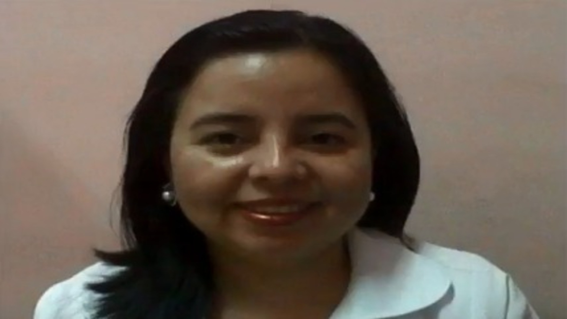 Fallece enfermera que era aplaudida por sus vecinos a inicios de la pandemia Fallece enfermera que era aplaudida por sus vecinos a inicios de la pandemia