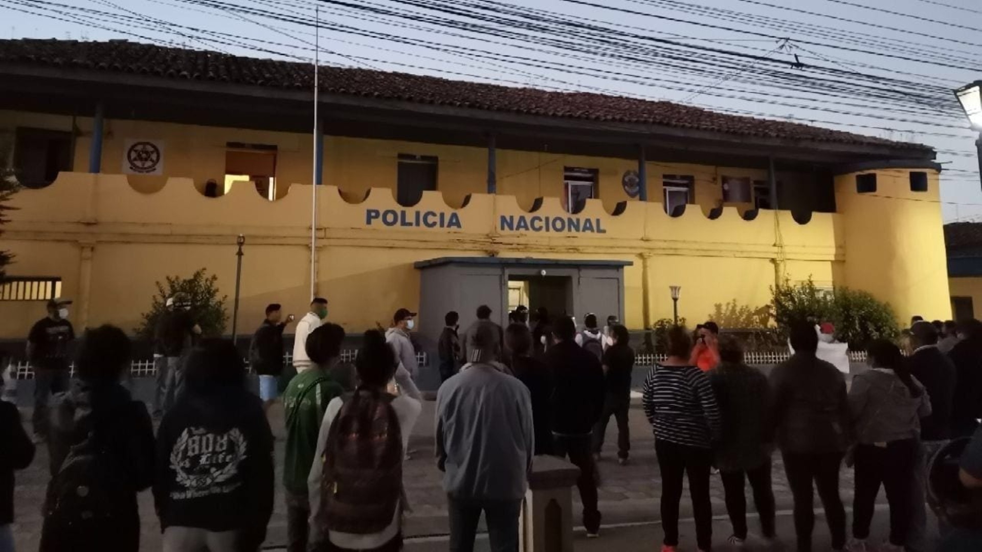 Intibucá: Rotan a todo el personal de la posta policial luego de protestas Intibucá: Rotan a todo el personal de la posta policial luego de protestas