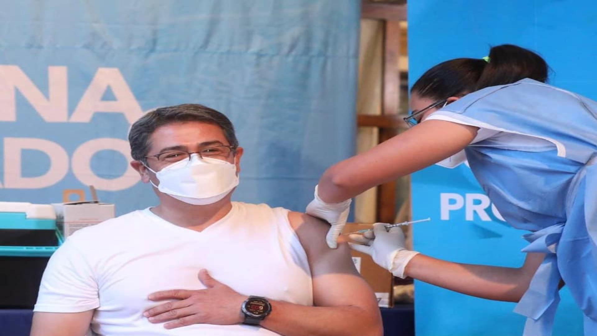 presidente ernández se vacuna honduras