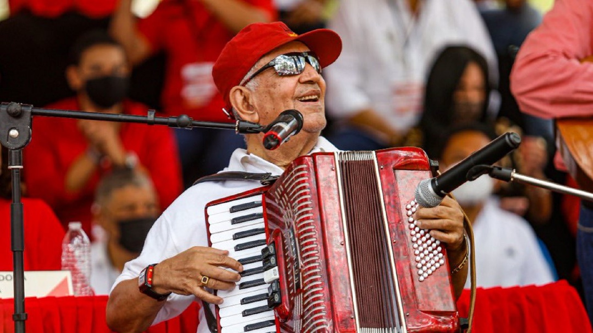 Macario Mejía