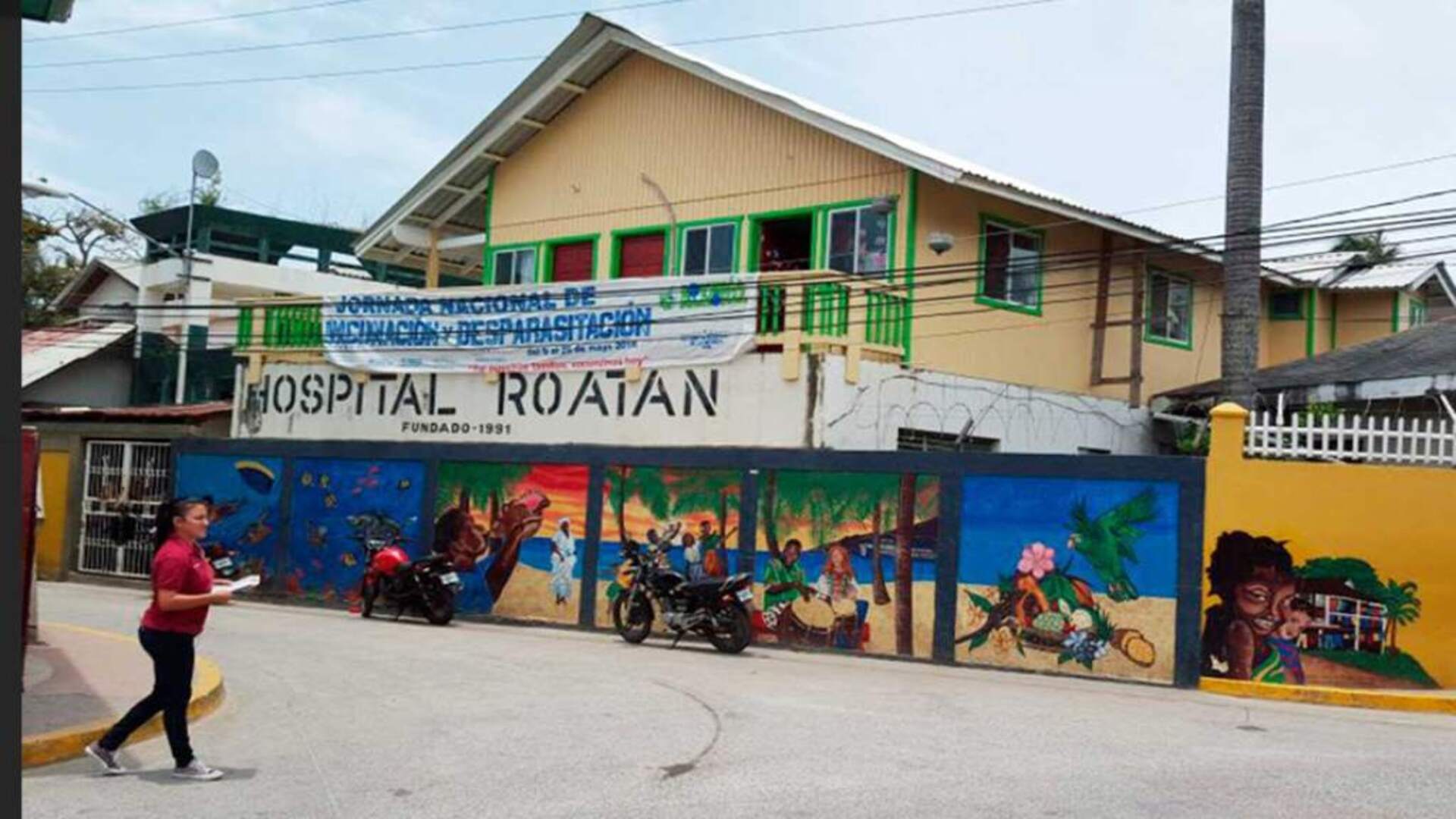 hospital público de roatán