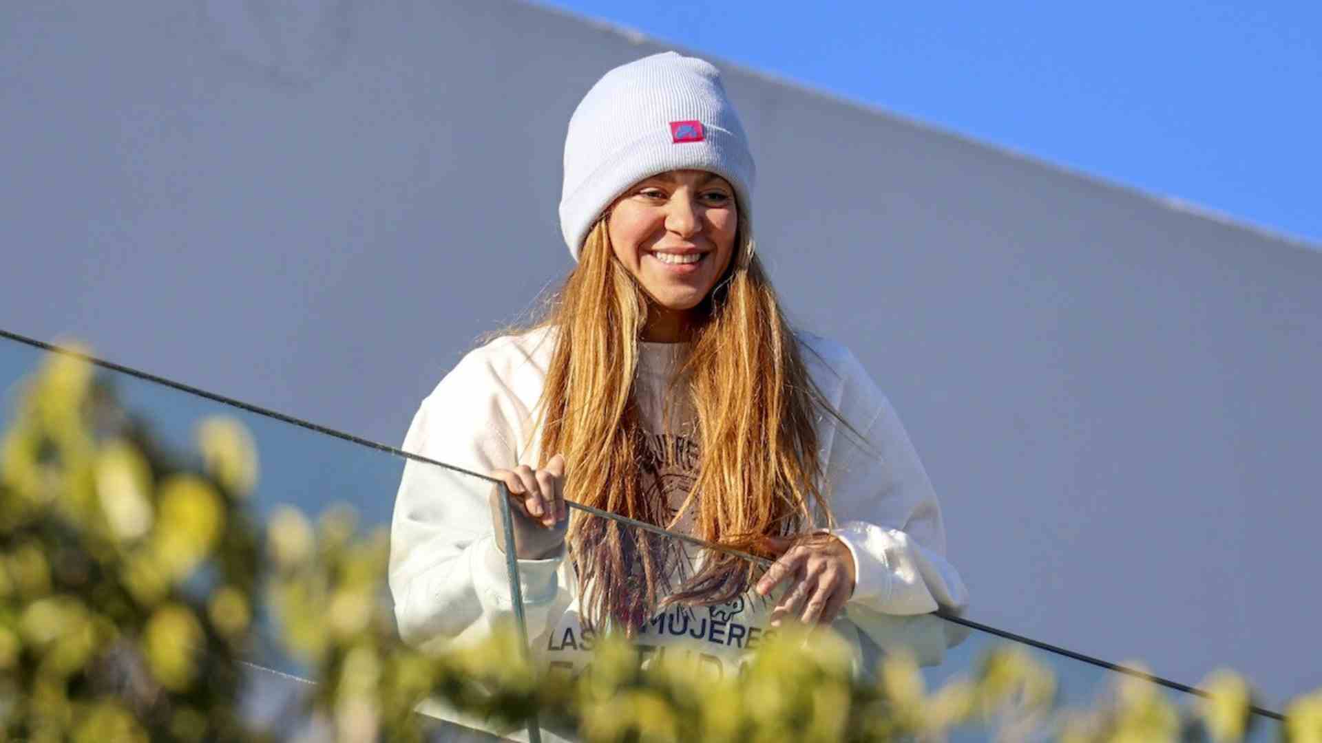 shakira bruja balcon