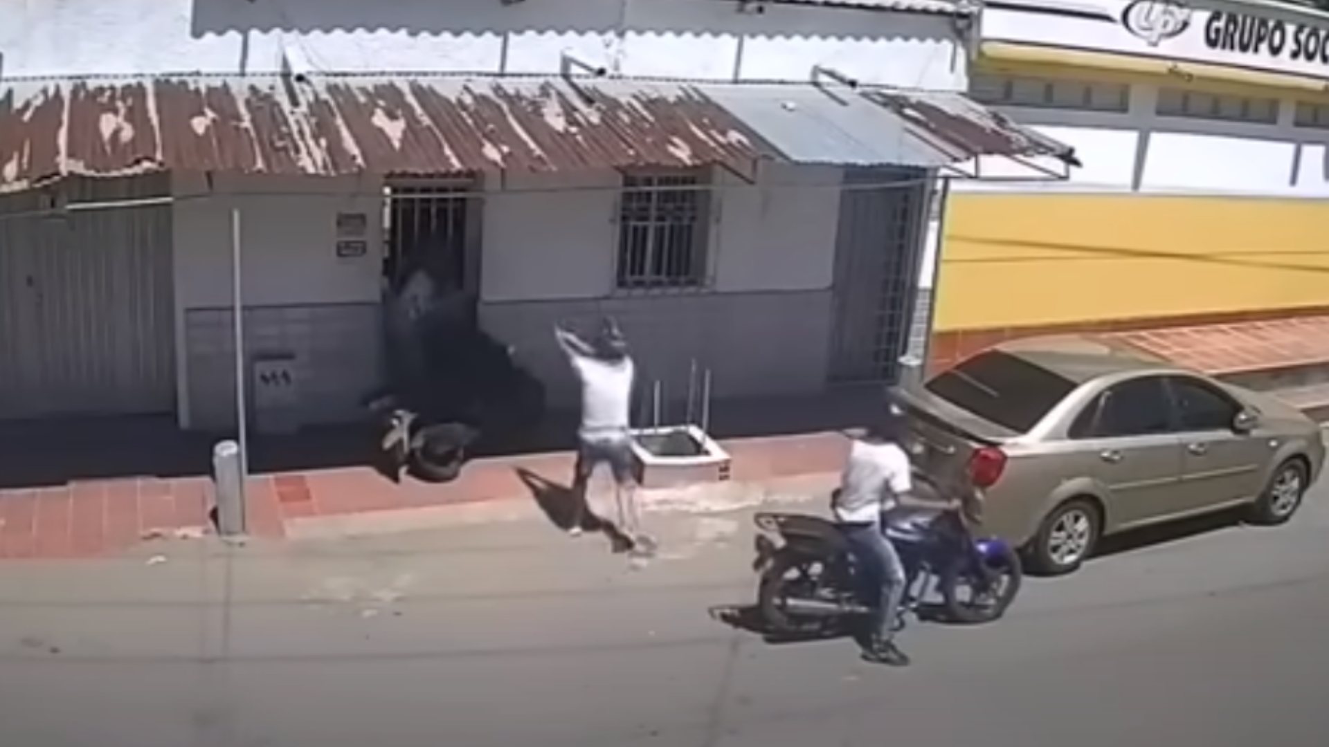ladrones huyen tras no poder realizar un asalto