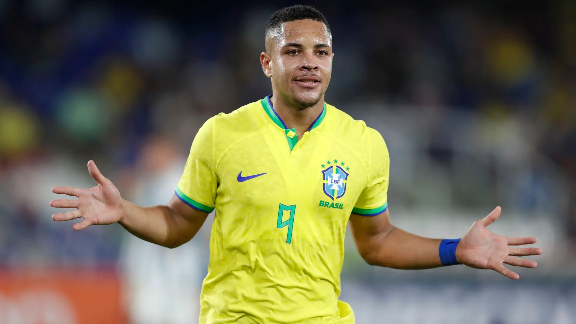 vitor roque