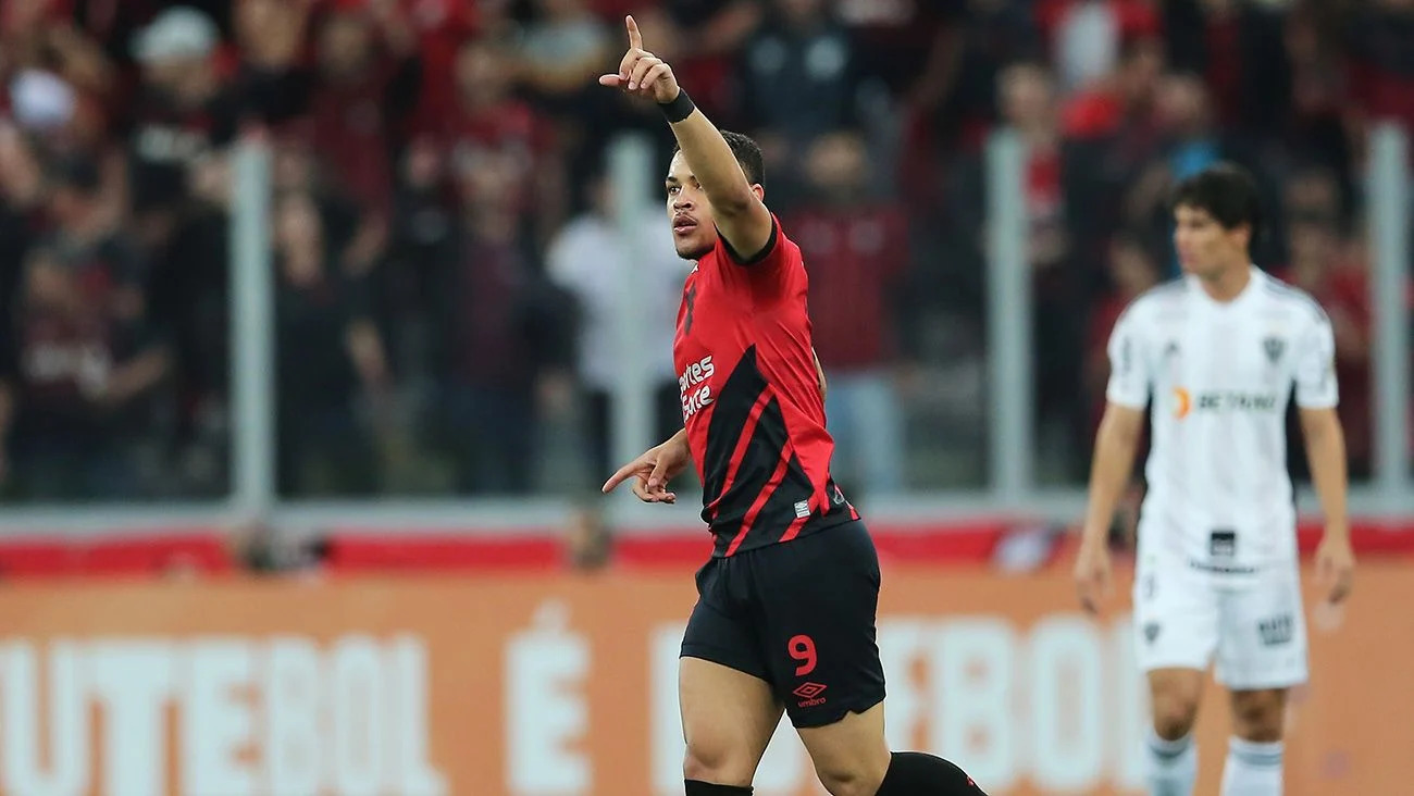 vitor roque