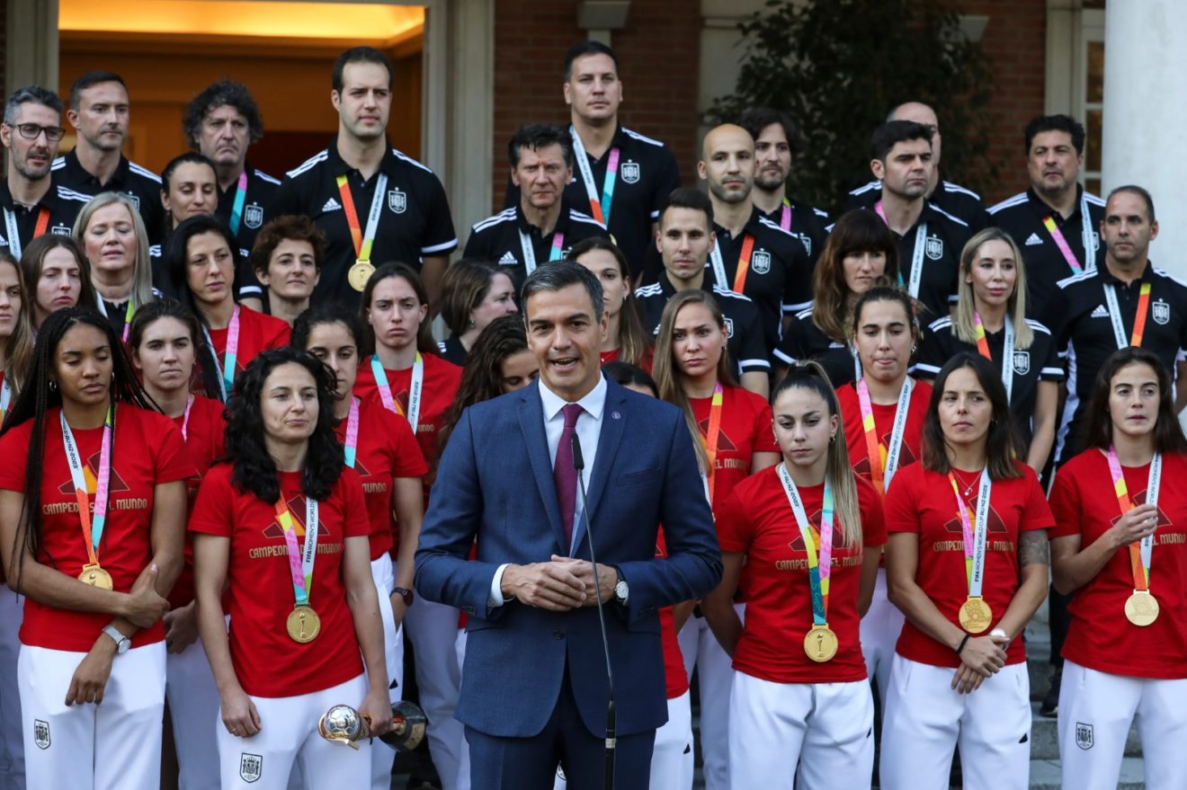 “insuficientes E Inadecuadas” Pedro Sánchez Repudia El Beso