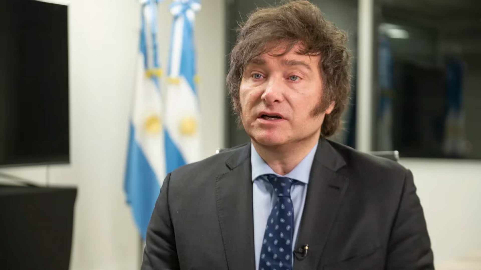 Milei lidera resultados de las elecciones primarias en Argentina