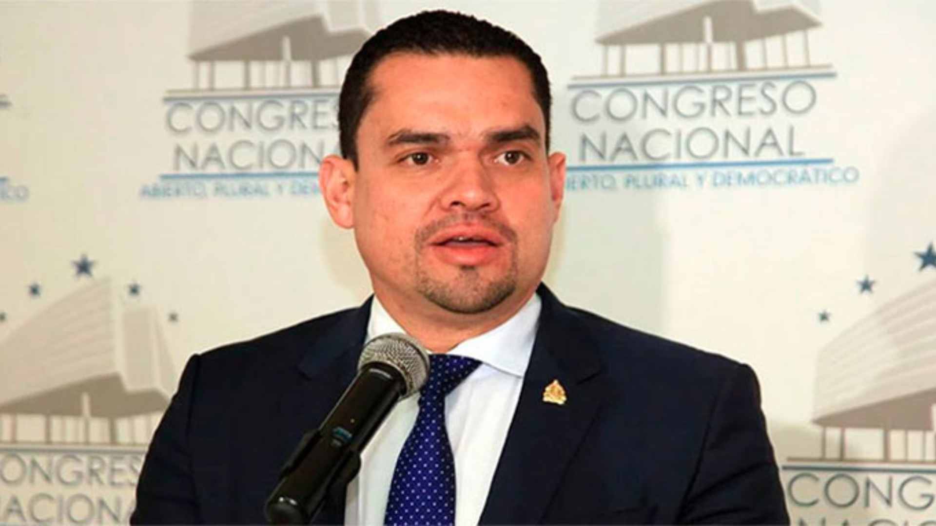 ¿persecución política?
