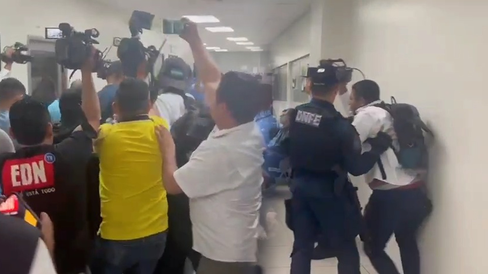 Policías