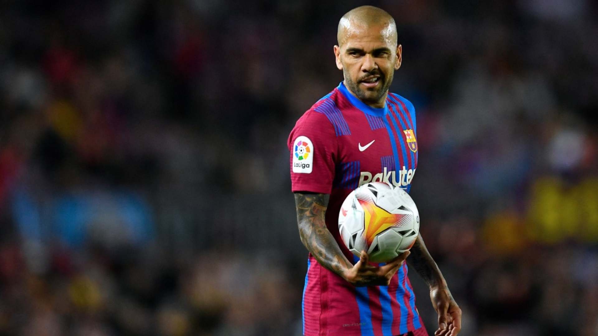 Dani Alves en libertad tras pagar millonaria fianza en España