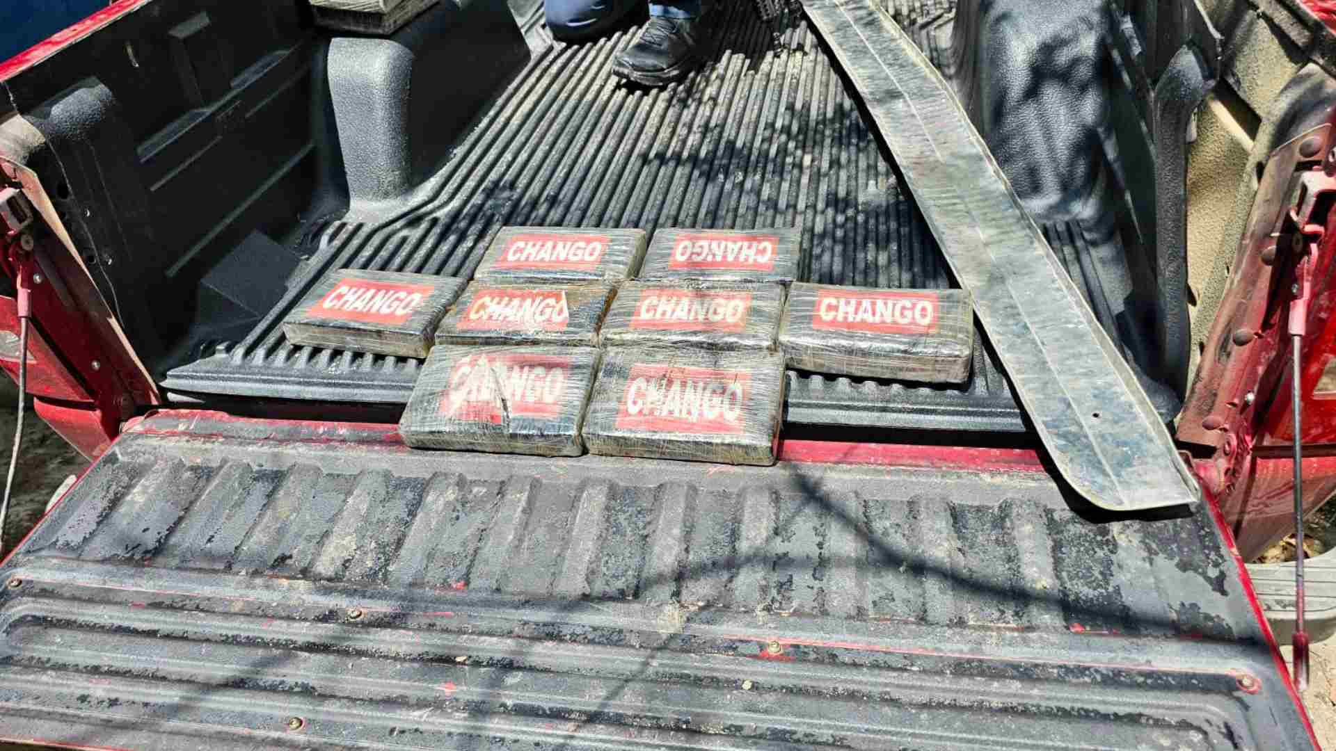 Decomisan cerca de 70 kilos de supuesta cocaína oculta en paila de vehículo en Copán