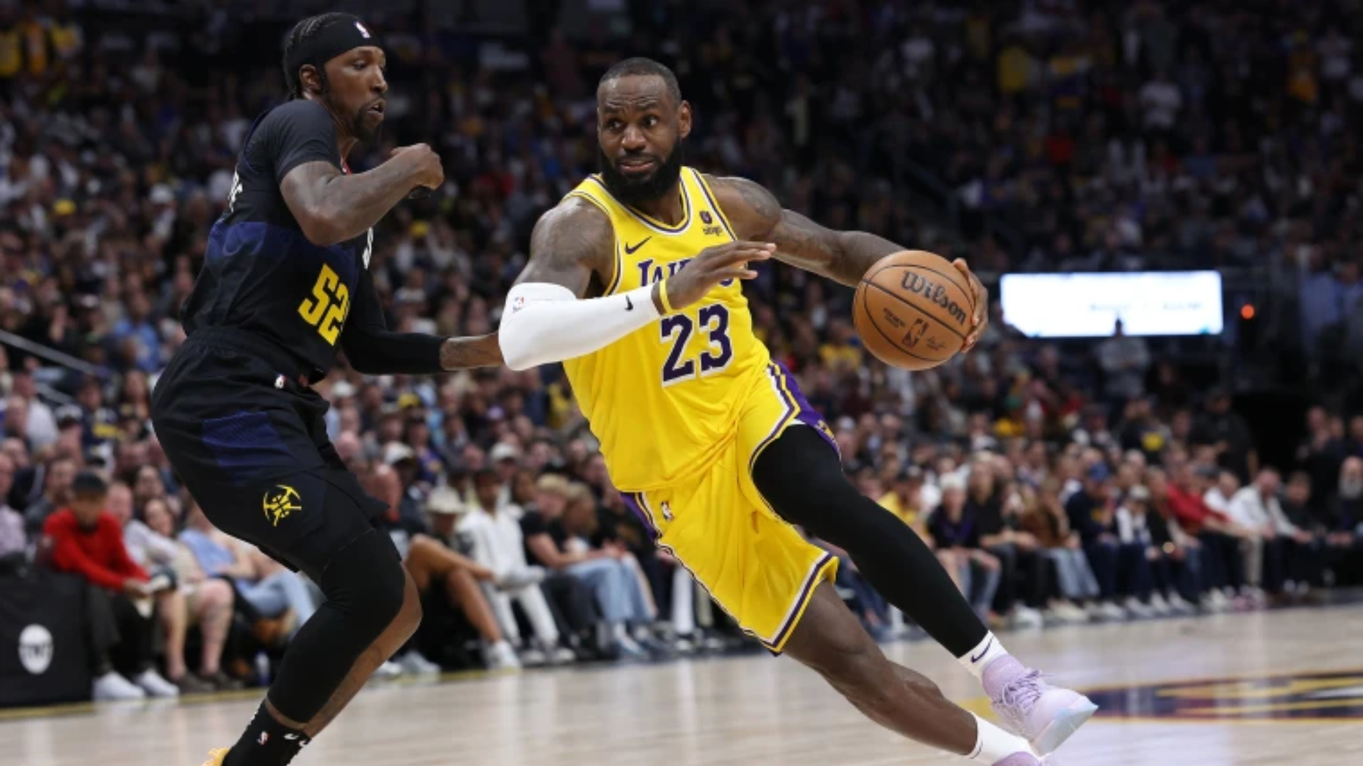 Sellada su eliminación en la primera ronda de playoffs, LeBron James declinó este lunes confirmar si seguirá como líder de Los Angeles Lakers la próxima temporada de la NBA.