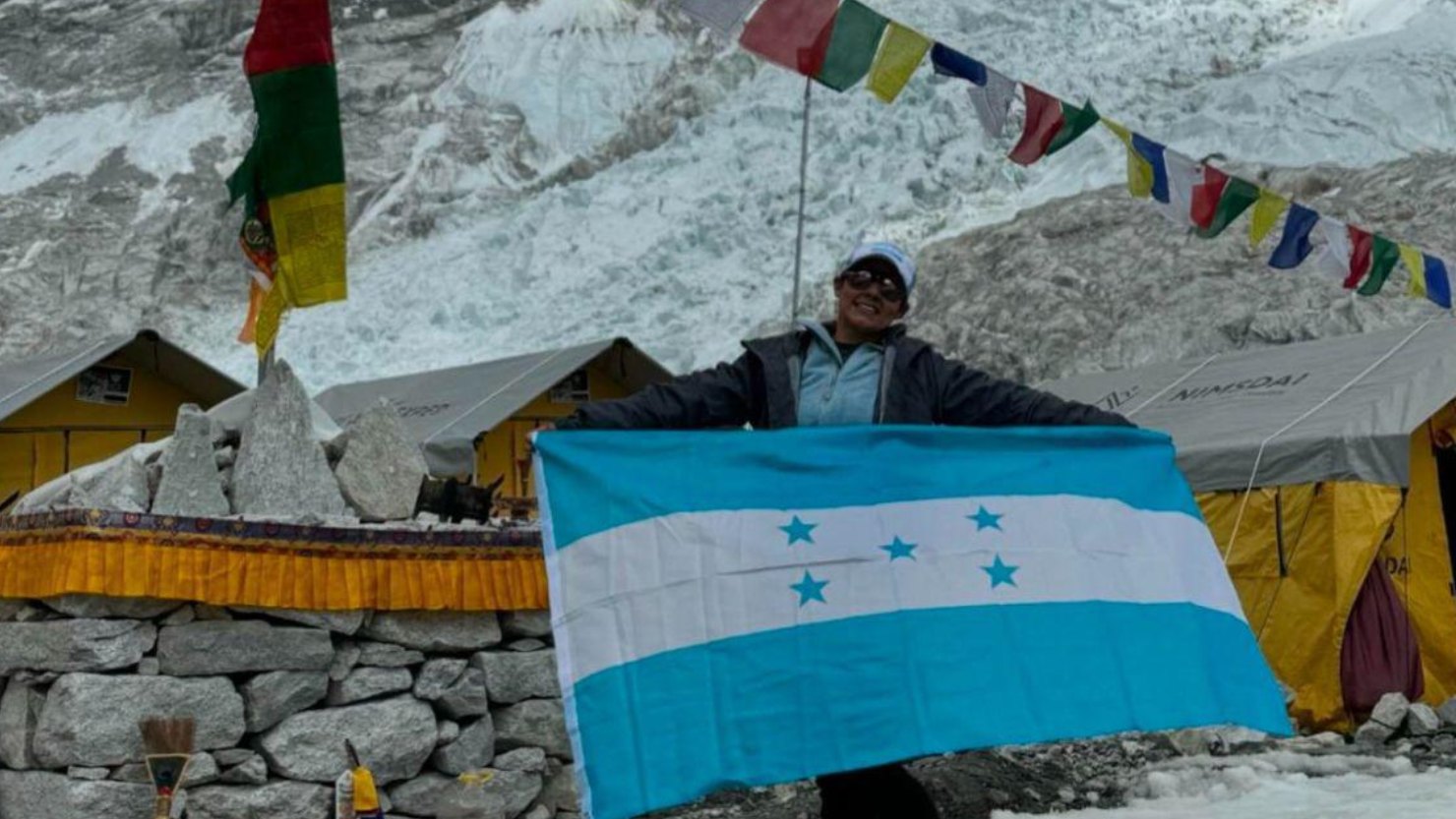 Triunfo en las alturas, lucha en la recuperación: La odisea de Dora Raudales tras conquistar el Everest