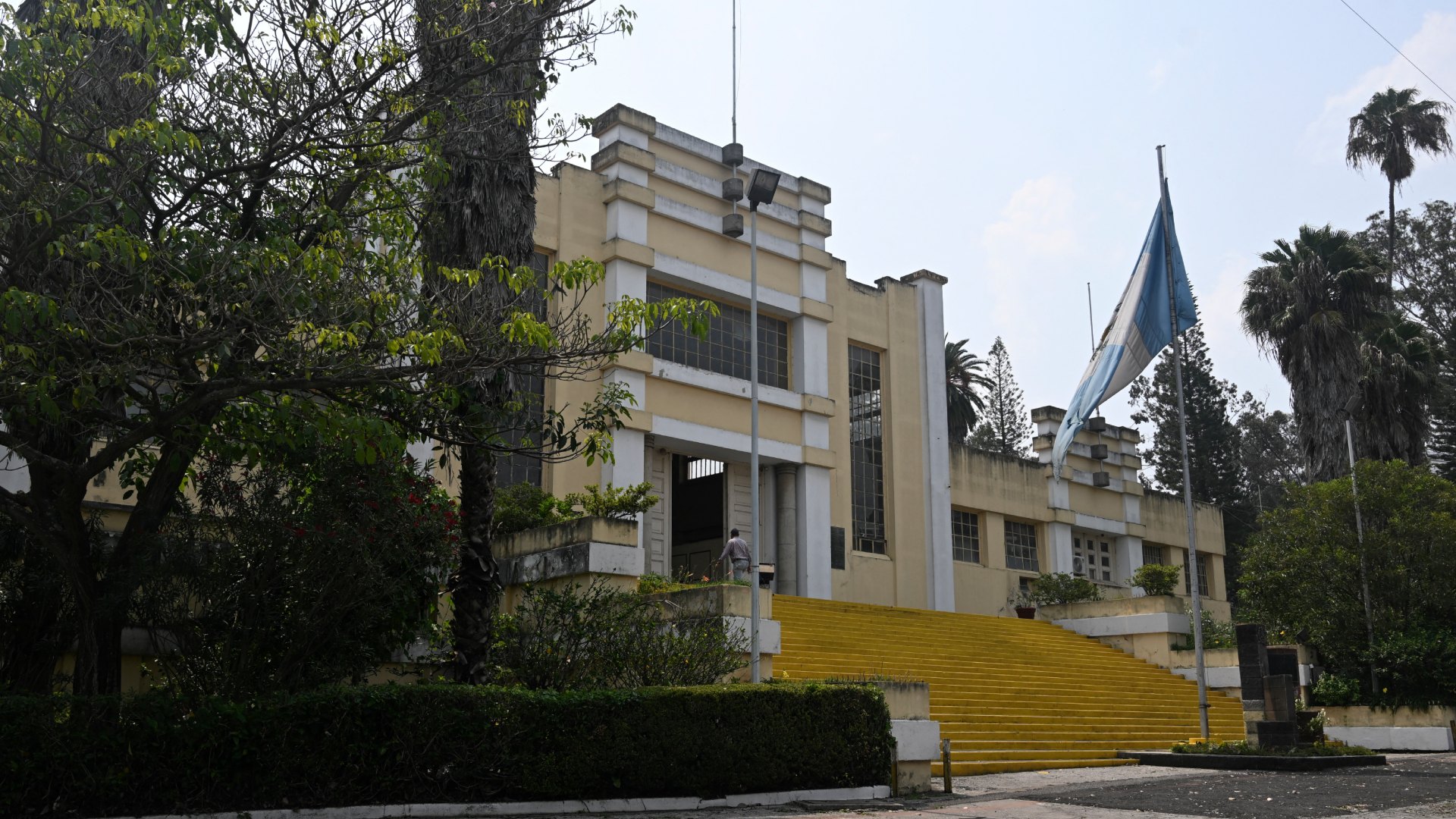 Una comisión anticorrupción del gobierno de Guatemala investiga una presunta red de trata de personas que operó en los últimos años en el Ministerio de Comunicaciones.