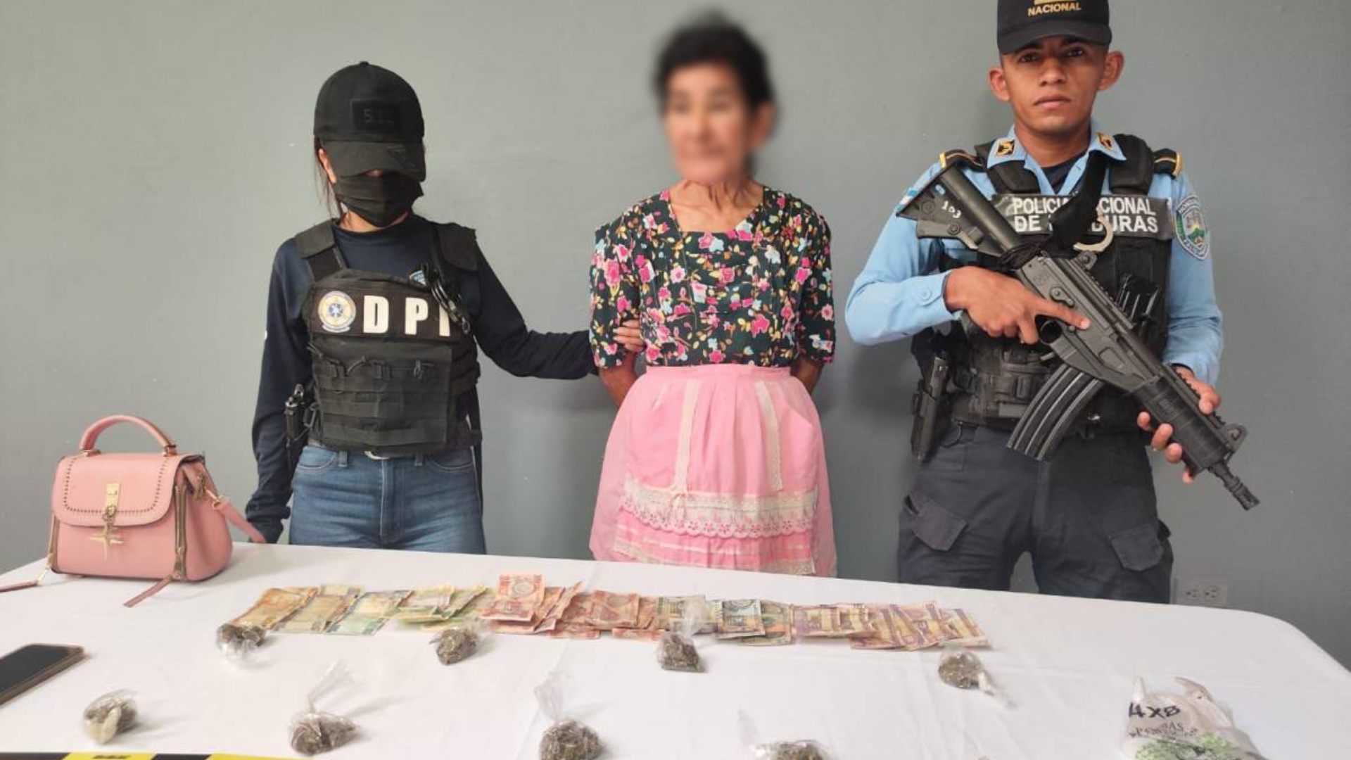 Capturan a anciana de 71 años, alias “La abue”, por distribución de drogas