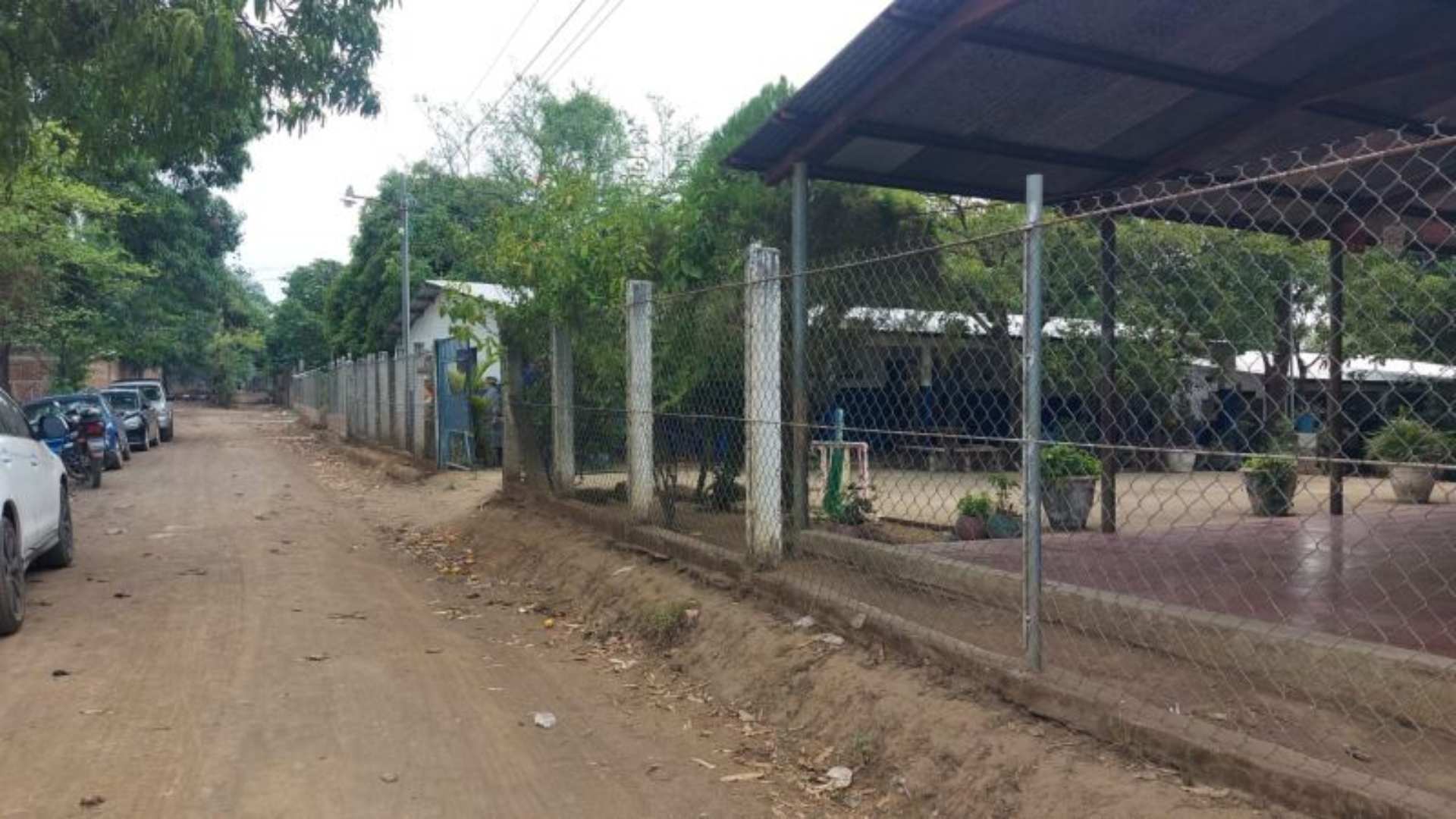 Niño fallece tras recibir descarga eléctrica en escuela