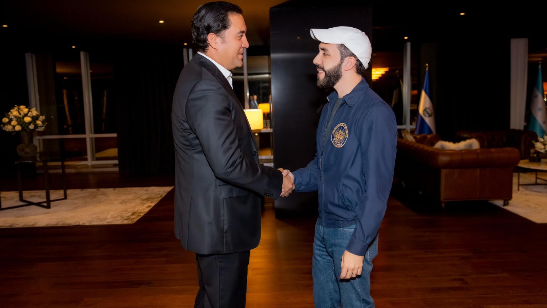 Héctor Manuel Zelaya se reúne con Nayib Bukele