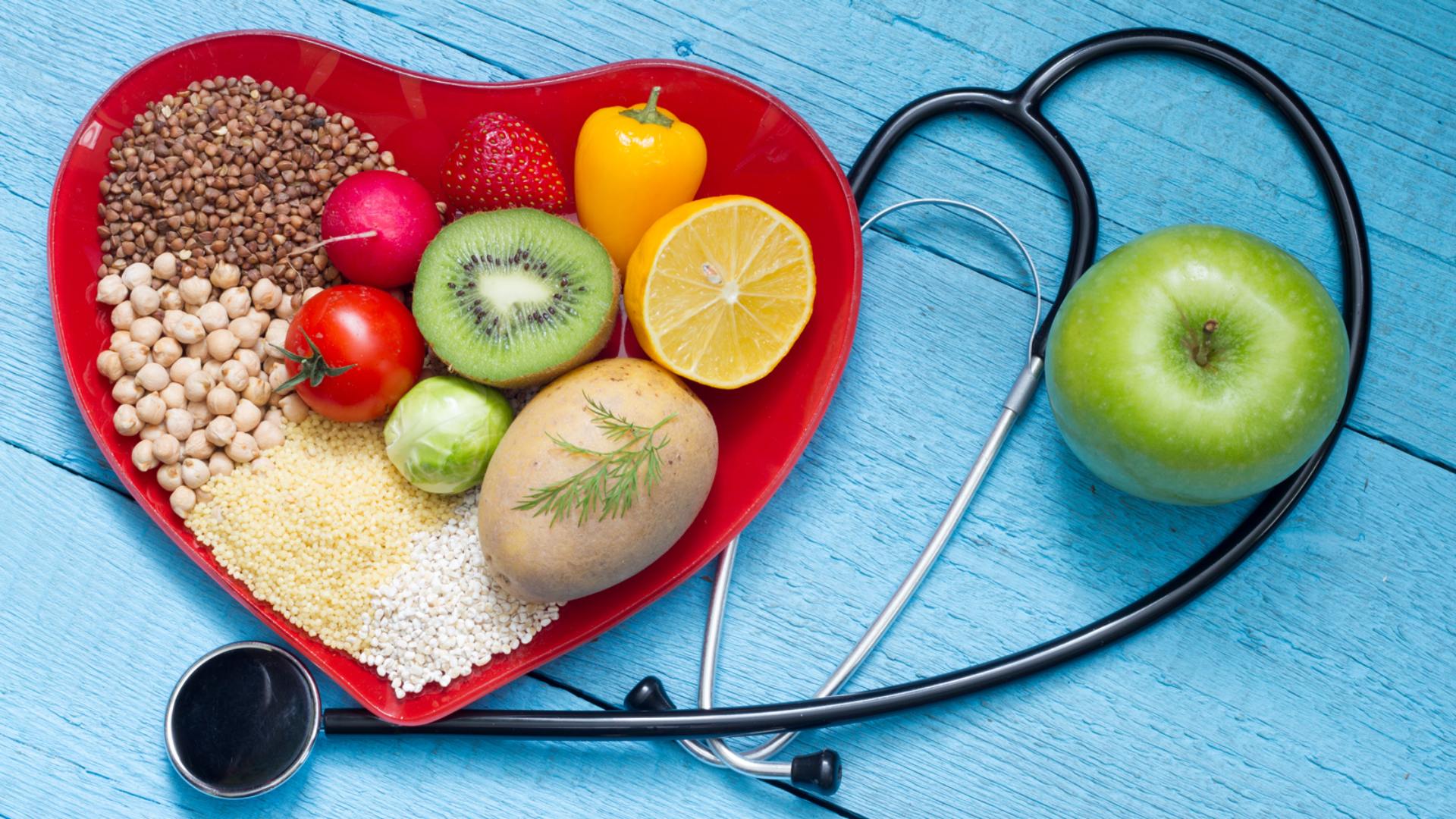 Si tienes problemas en el corazón estas son las frutas que debes comer
