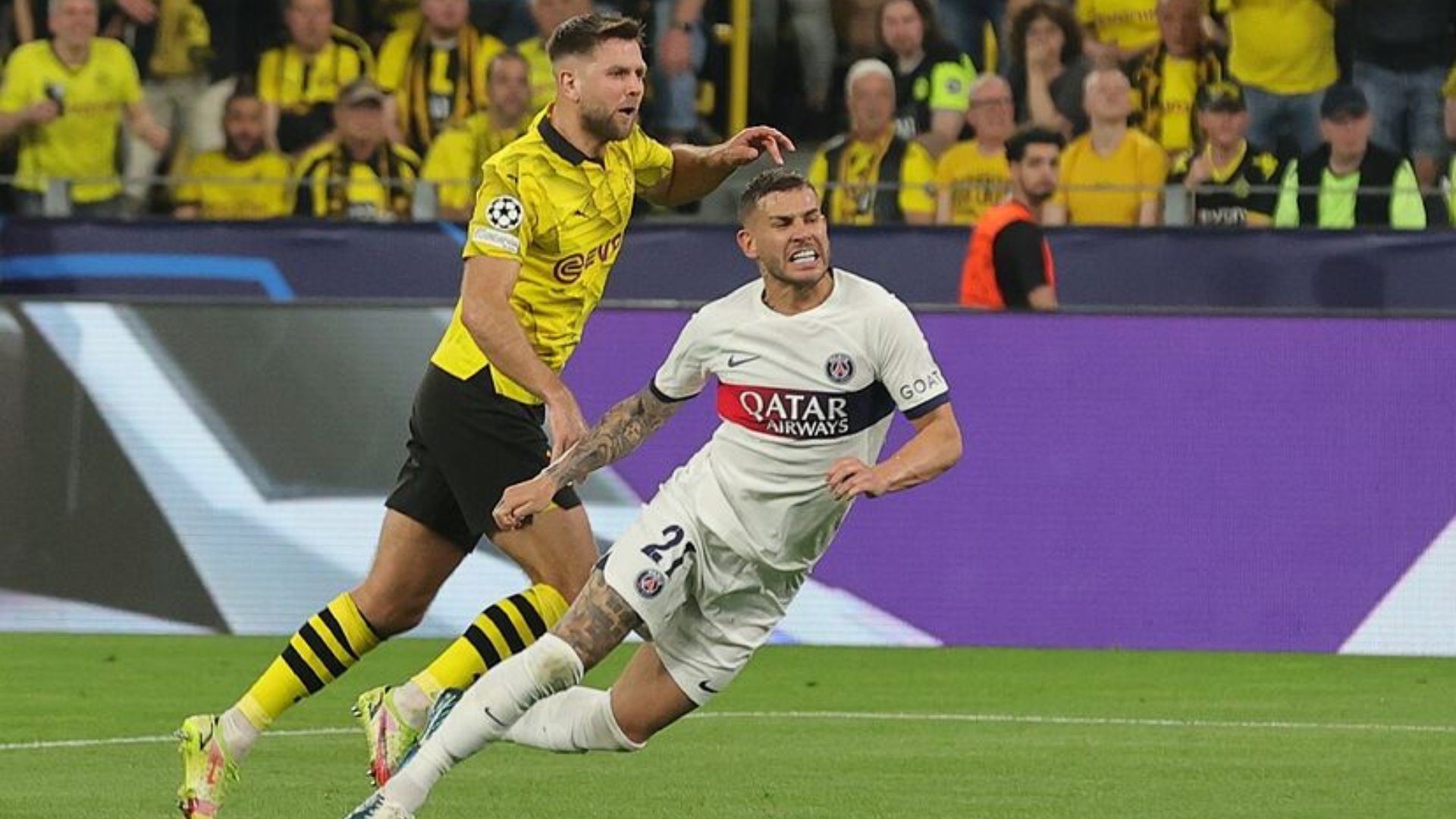 "sufre una rotura del ligamento cruzado anterior de la rodilla izquierda", anunció el jueves el club campeón de Francia acerca de Lucas Hernández.