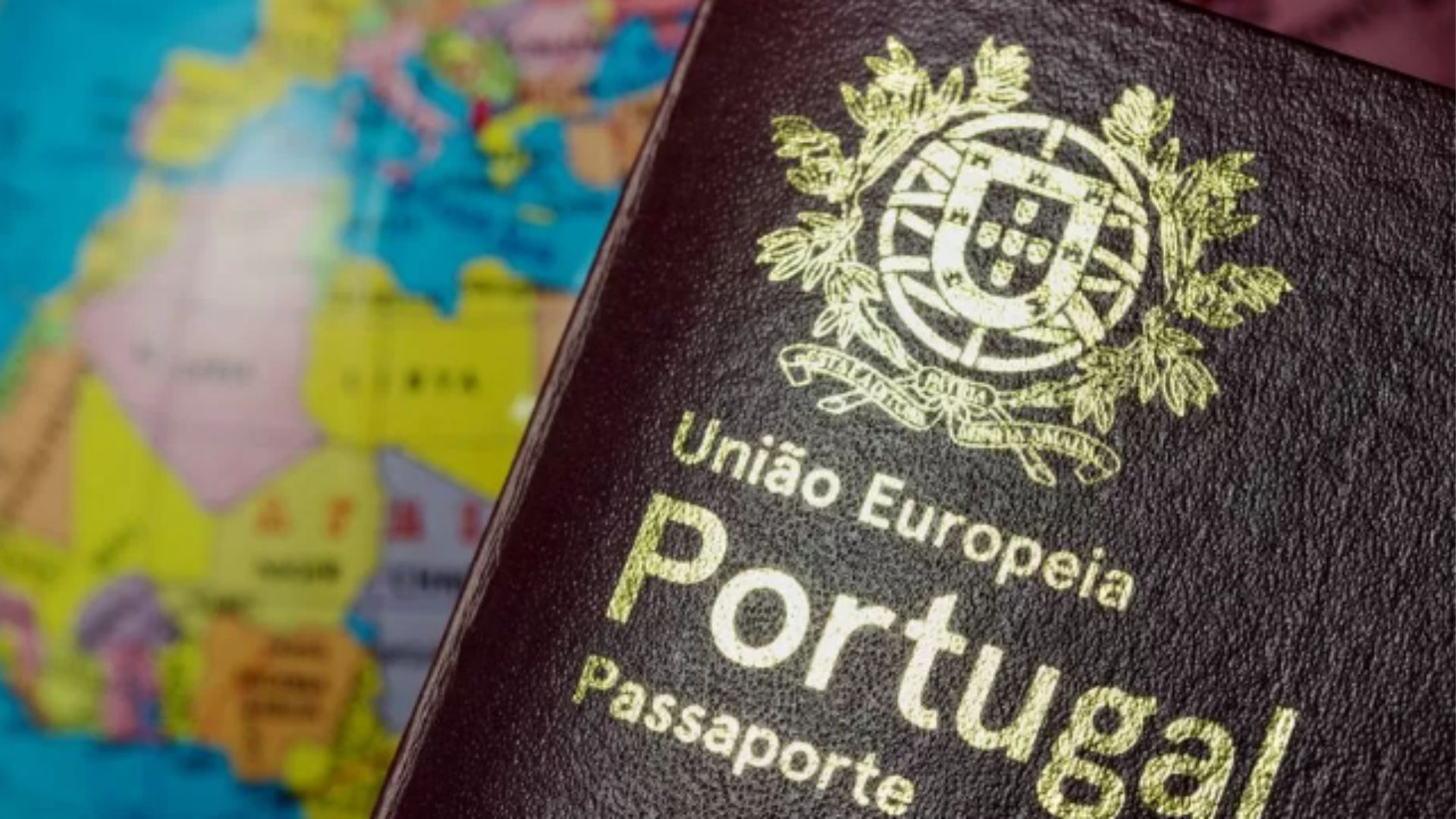 En el 2015, Portugal implementó una ley para ayudar a las personas que deseen residir en su territorio de manera legal. Su normativa dicta que las personas que tengan alguno de los siguientes apellidos podrán tramitar la ciudadanía portuguesa.