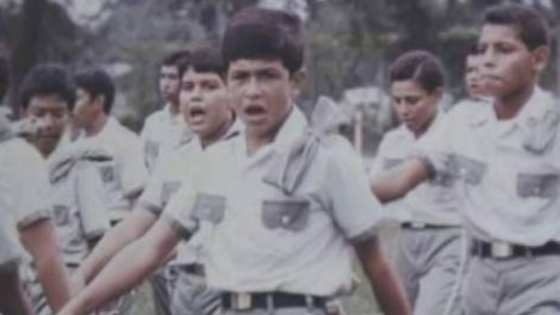 Juan Orlando Hernández cursó la secundaria en el Instituto Liceo Militar del Norte, situado en San Pedro Sula, donde nació su interés y afinidad por la milicia.