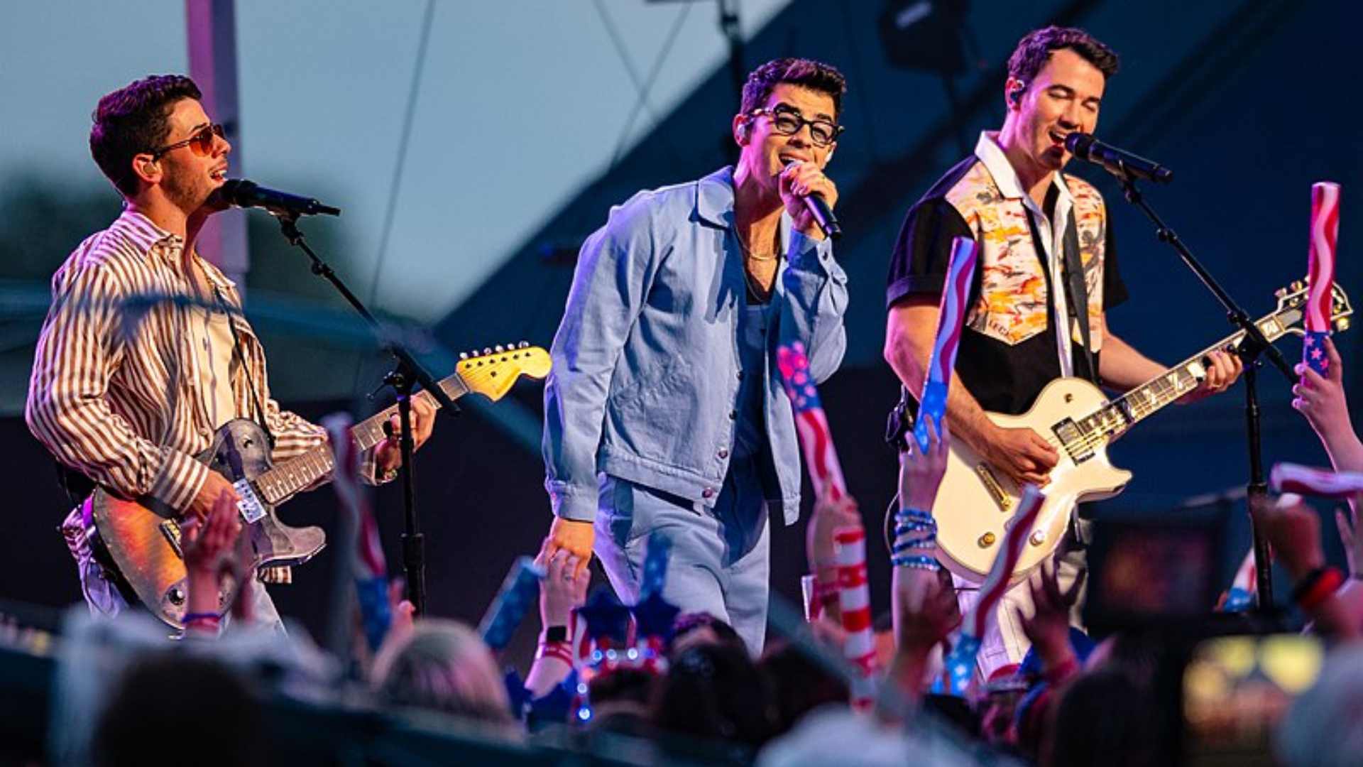 Miembro de los Jonas Brothers revela diagnóstico por cáncer