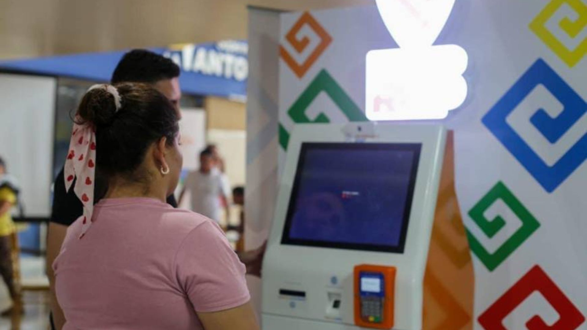 El Registro Nacional de las Personas en Honduras instaló varios ATM, (siglas en inglés que corresponden a cajero automático).