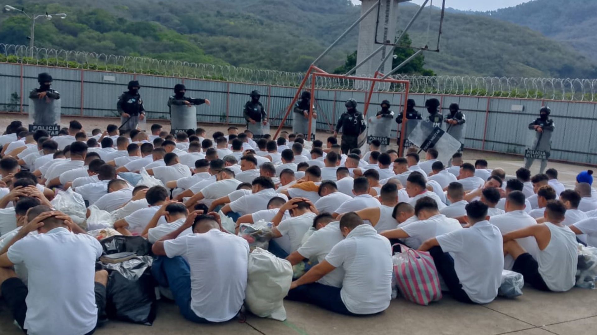 Movilizan a privados de libertad de El Pozo a La Tolva y viceversa