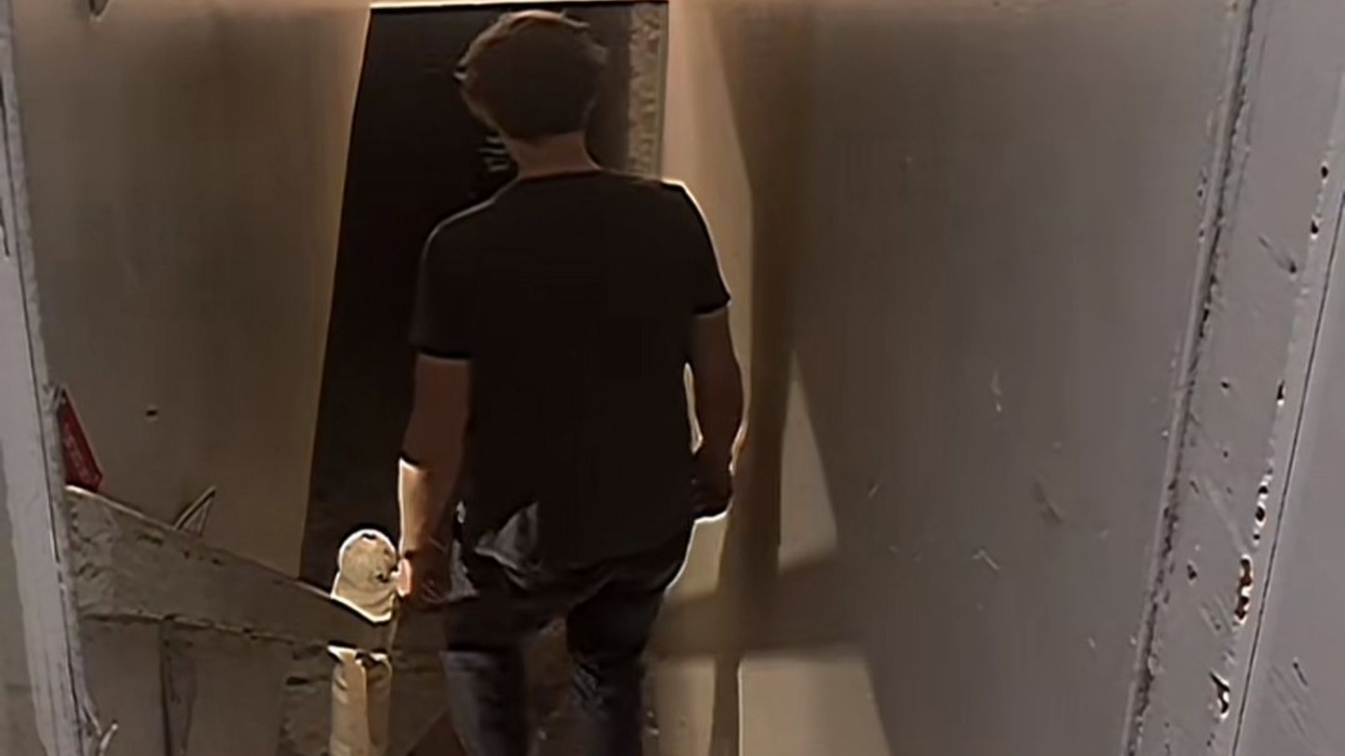 Videos de Spencer Lackey, el joven viral que graba criaturas aterradoras dentro de su casa