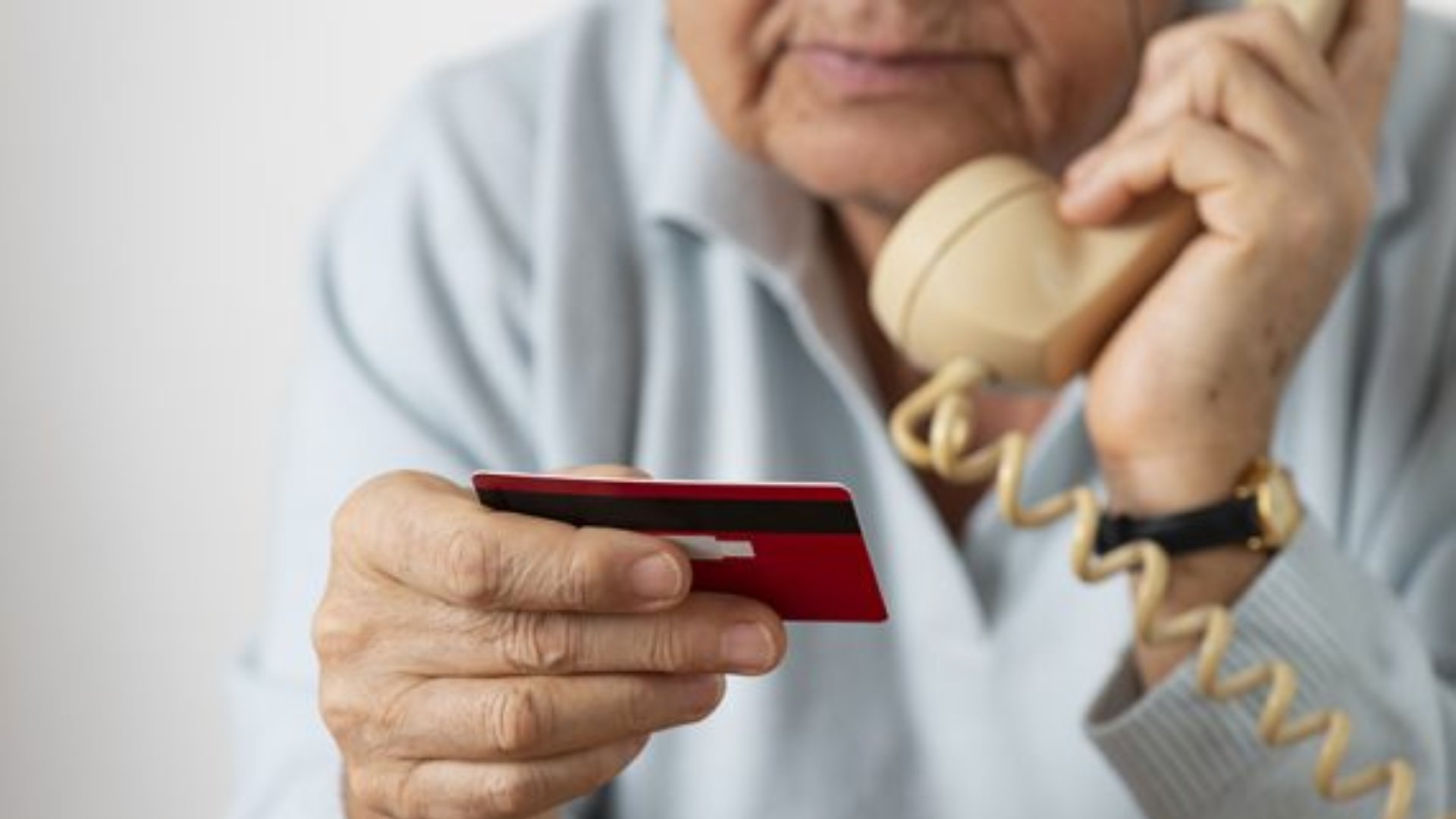 IA puede incrementar fraudes a los adultos mayores