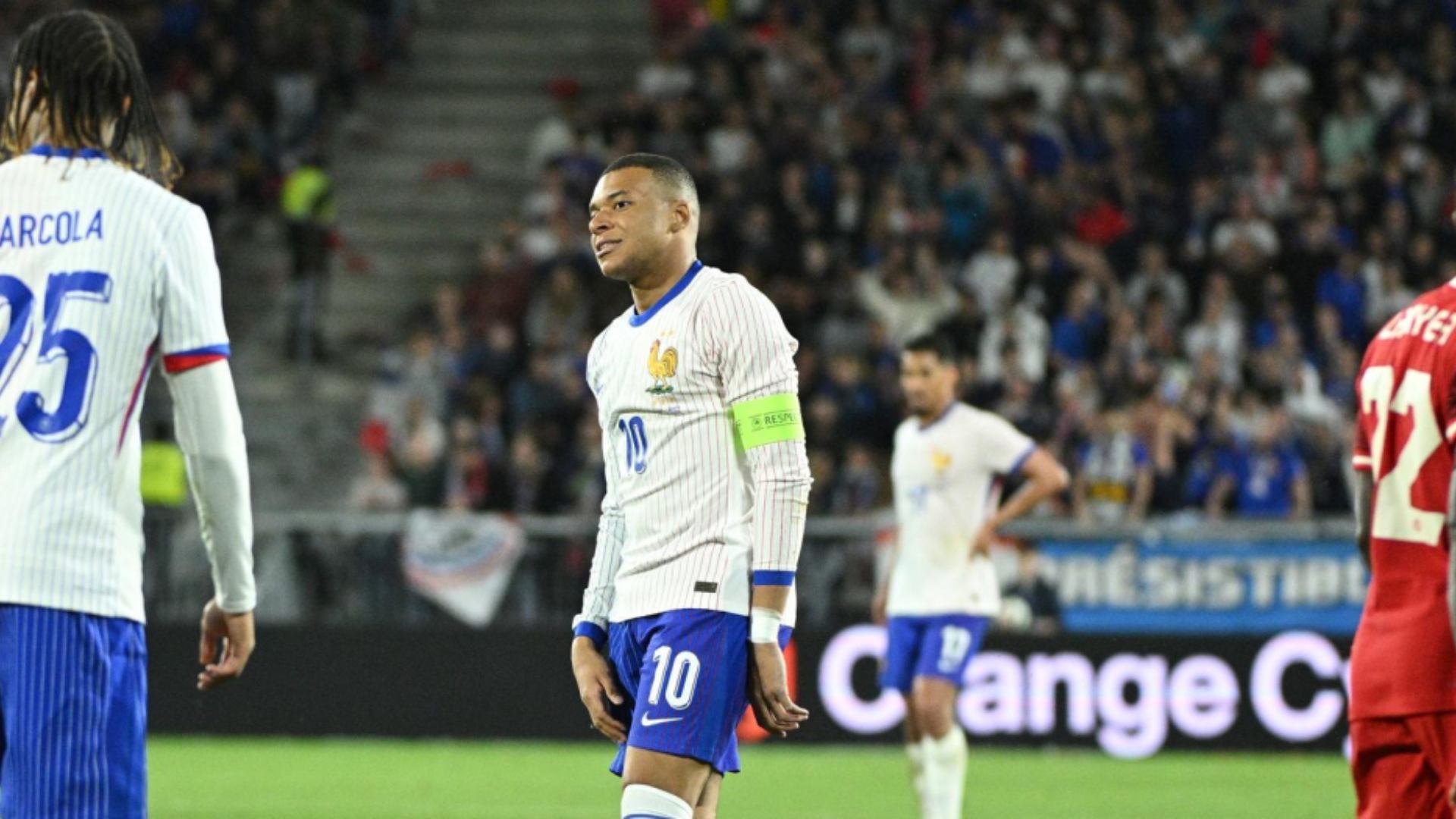 Austria y Francia abren la Eurocopa 2024 con un autogol decisivo y lesión de Mbappé que dejó el terreno de juego empapado de sangre.