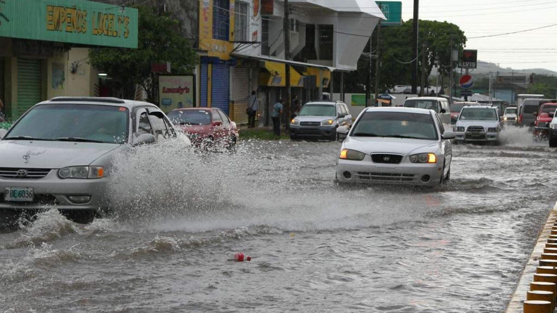 Lluvias en Honduras y calles inundadas