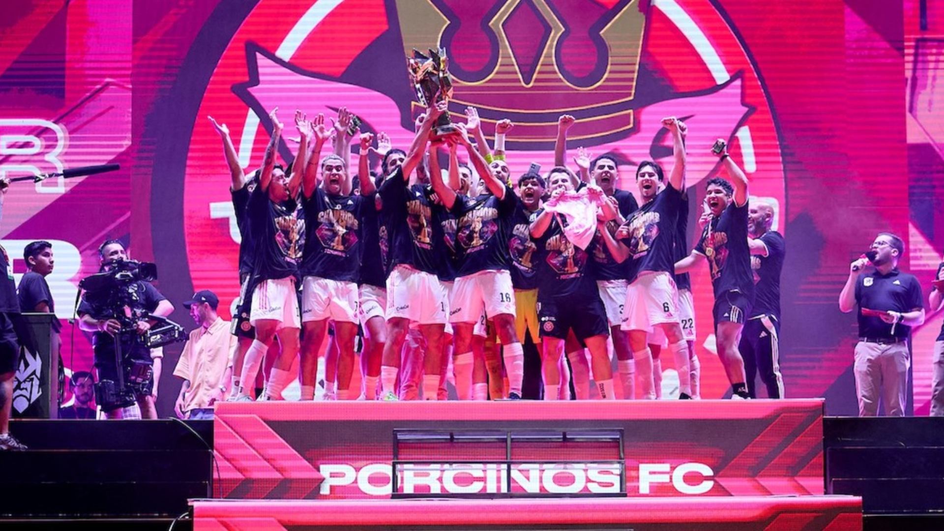 El Porcinos FC del ‘streamer’ español Ibai Llanos venció 5-3 al brasileño G3X, del streamer Gaules, para convertirse en el primer campeón del mundo de la Kings League.