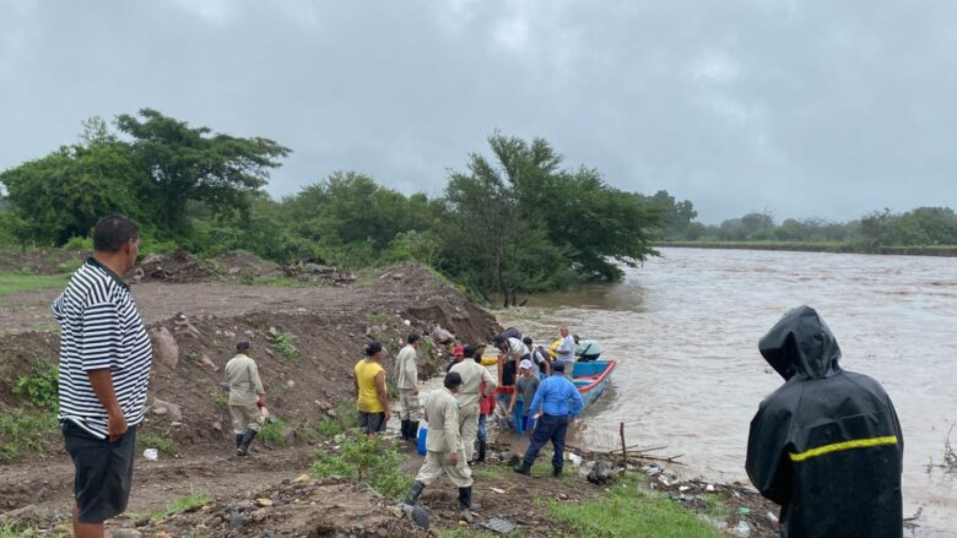 Desbordamiento del río Goascorán deja varias zonas incomunicadas en Valle