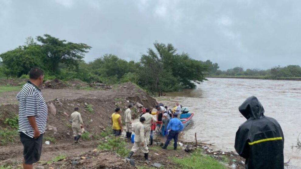 Desbordamiento del río Goascorán deja varias zonas incomunicadas en Valle