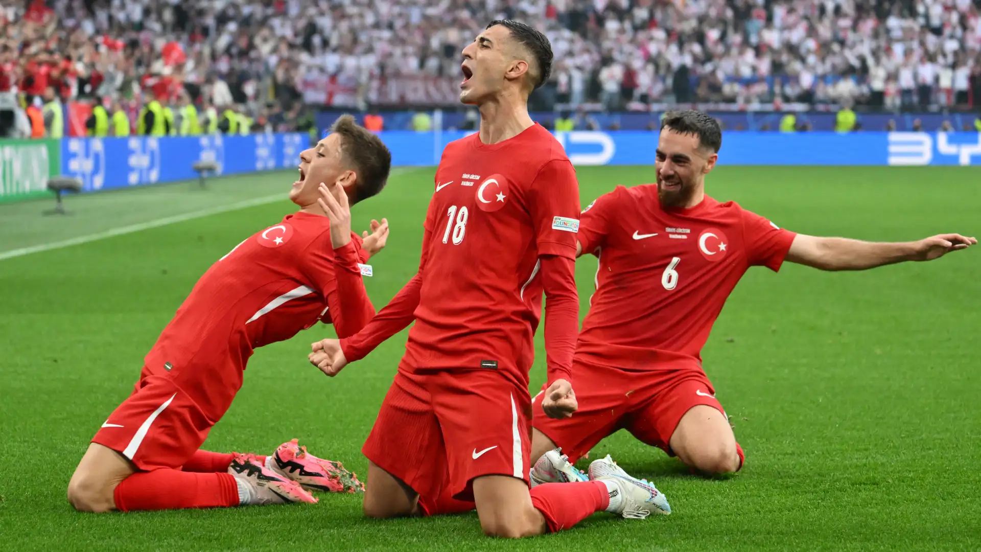 Este gol no solo fue crucial para que Turquía se adelantara en el marcador, sino que también significó un hito histórico en la Eurocopa. Con este tanto, Arda Güler se convirtió en el goleador debutante más joven en la historia del torneo, superando a Cristiano Ronaldo por 14 días.